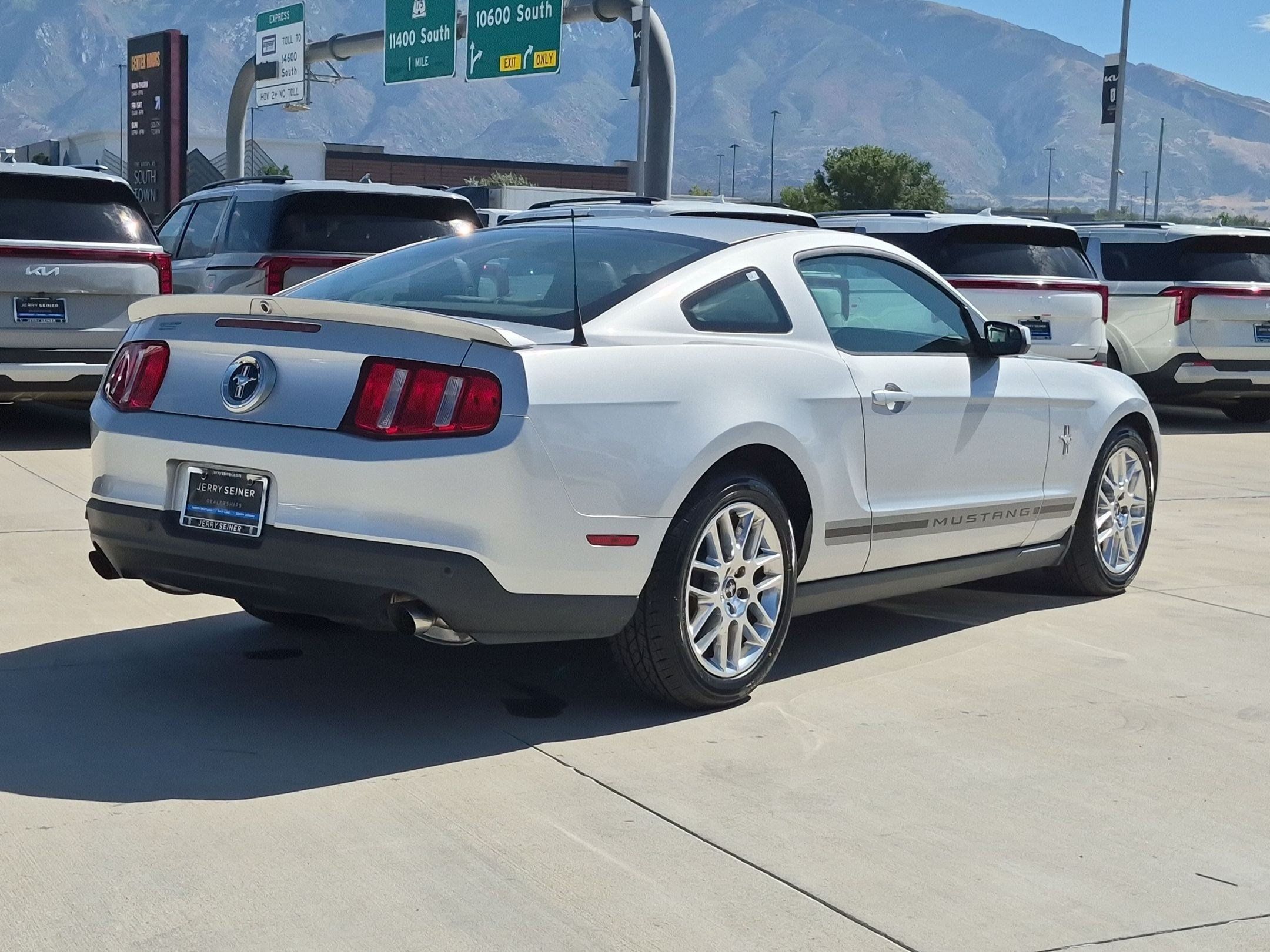 Used 2012 Ford Mustang Premium RWD image 5