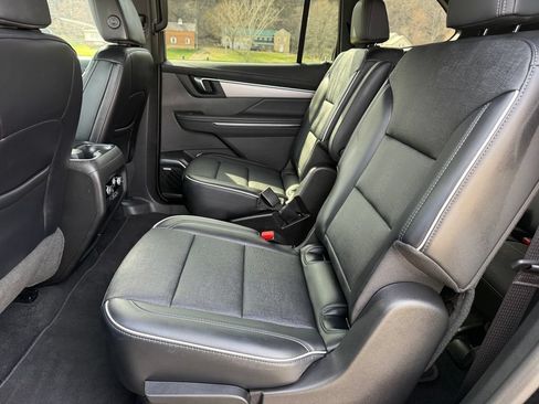 Used 2025 Buick Enclave Preferred AWD/4WD image 34