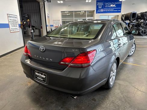 Used 2009 Toyota Avalon XLS FWD image 5