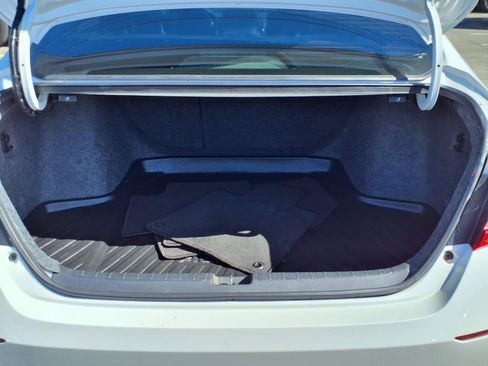 Used 2018 Honda Accord Sport image 19