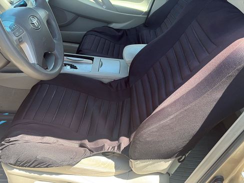 Used 2011 Toyota Camry LE FWD image 10