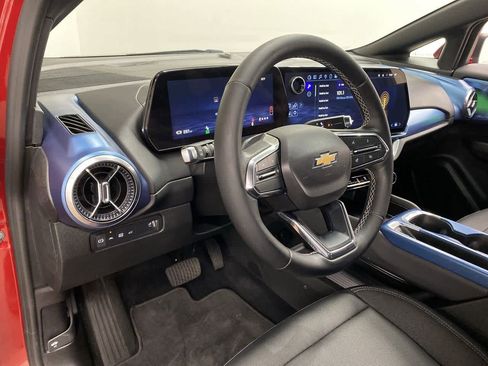 Used 2025 Chevrolet Equinox EV LT w/ Convenience Package image 2