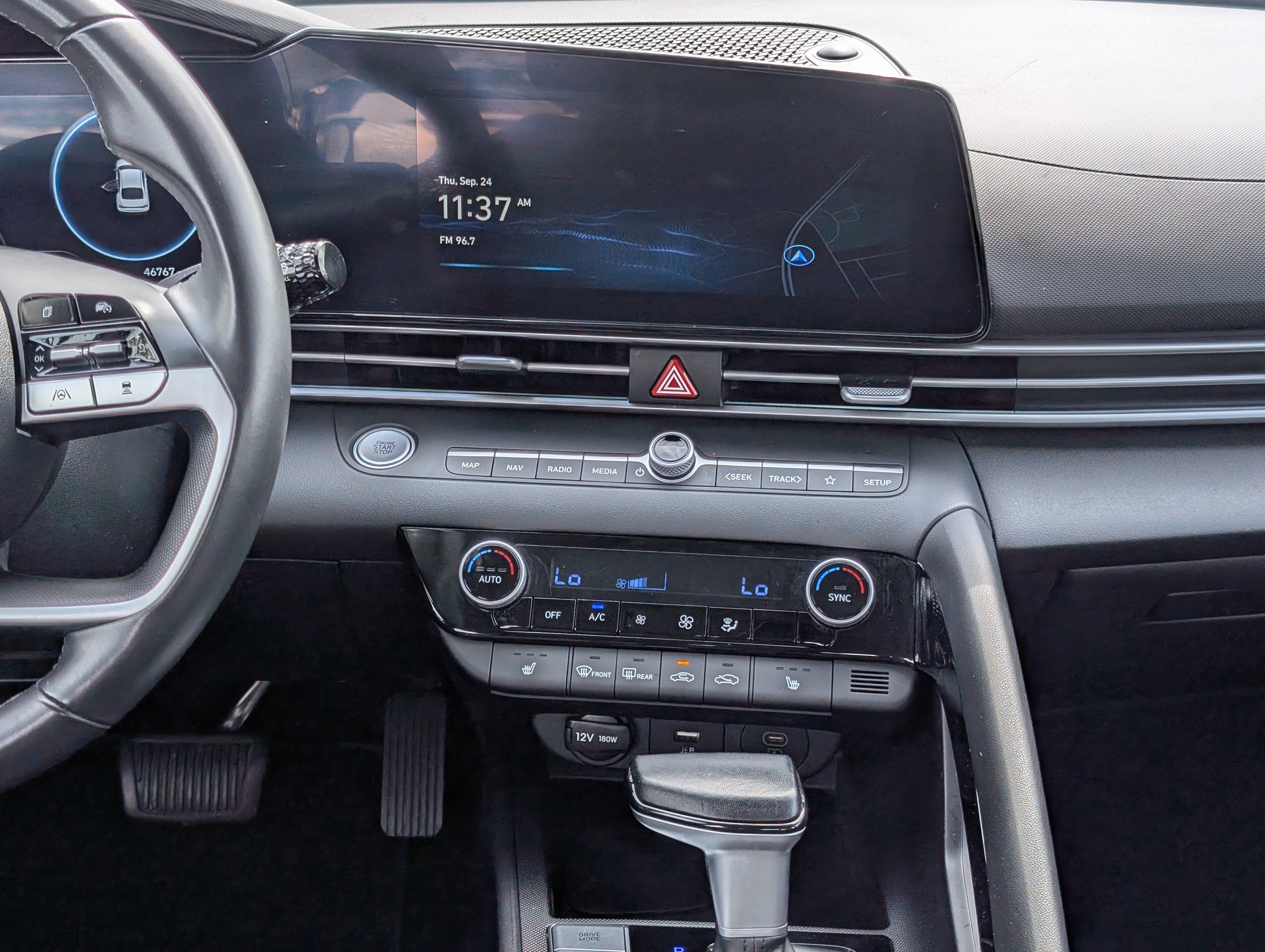 Used 2025 Hyundai Elantra Limited FWD image 22