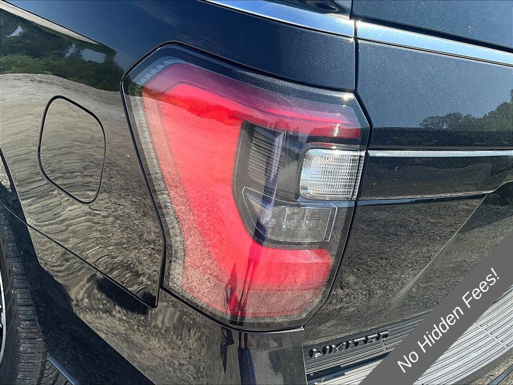 Used 2019 Ford Expedition Limited w/ Equipment Group 303A AWD/4WD image 30