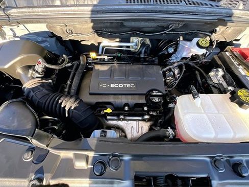 Used 2019 Chevrolet Trax LT w/ LT Convenience Package image 7