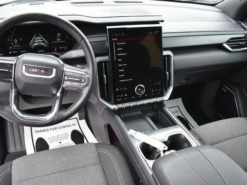 Used 2025 GMC Acadia Elevation image 17