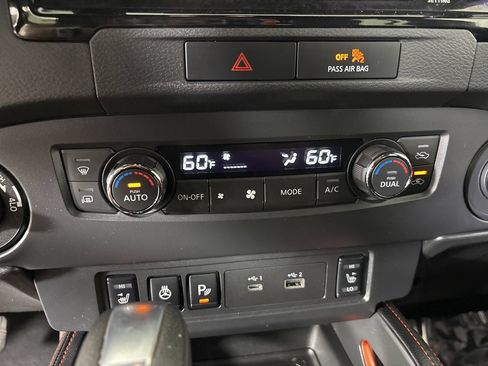 Used 2023 Nissan Frontier PRO-4X w/ Pro Convenience Package AWD/4WD image 18