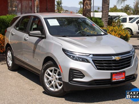 Used 2022 Chevrolet Equinox LS image 2