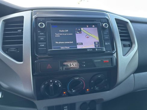 Used 2014 Toyota Tacoma PreRunner image 9