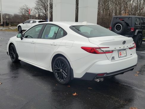 Certified 2025 Toyota Camry SE image 4