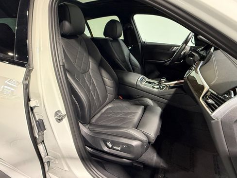 Used 2023 BMW X6 xDrive40i w/ M Sport Package AWD/4WD image 51