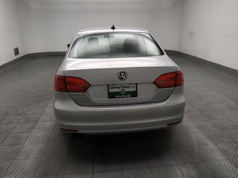 Used 2014 Volkswagen Jetta SE FWD image 6