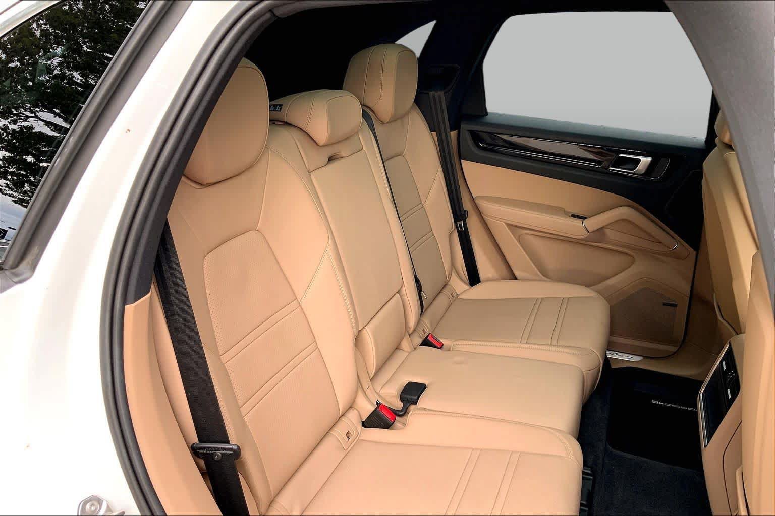 Used 2023 Porsche Cayenne AWD/4WD image 20