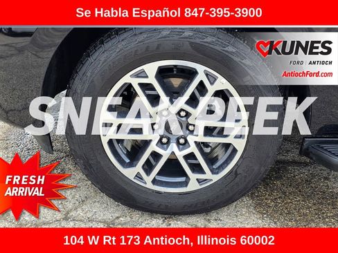 Used 2025 Ford Expedition Active AWD/4WD image 14