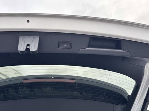 New 2026 Volkswagen Atlas Cross Sport SE FWD image 12