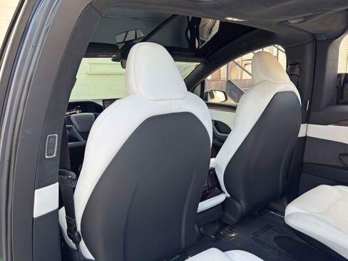 Used 2023 Tesla Model X AWD/4WD image 37