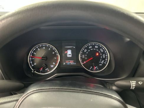 Used 2021 Toyota RAV4 LE AWD/4WD image 13