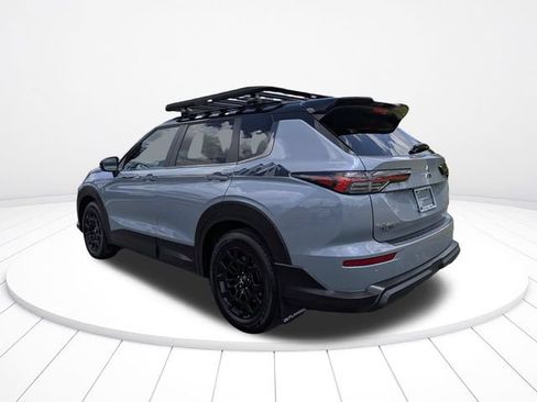 Used 2026 Mitsubishi Outlander AWD image 5