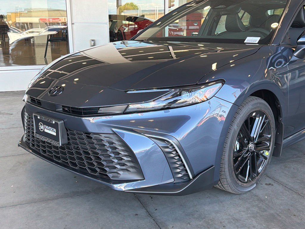 New 2026 Toyota Camry SE FWD image 3