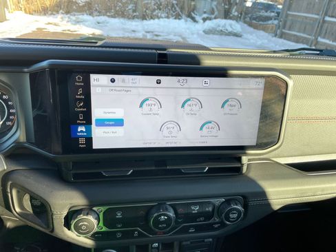 Used 2025 Jeep Wrangler Unlimited Rubicon image 18