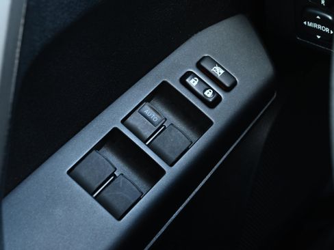 Used 2016 Toyota RAV4 LE image 31