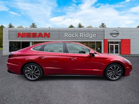 Used 2021 Hyundai Sonata Limited w/ Preferred Accessory Package FWD image 7