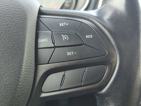Used 2020 Jeep Cherokee Trailhawk w/ Comfort/Convenience Group AWD/4WD image 14