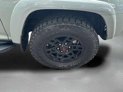 Used 2023 Toyota 4Runner TRD Off-Road Premium w/ Moonroof Package AWD/4WD image 30