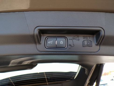 New 2026 Ford Explorer Tremor w/ Tremor Convenience Package image 8