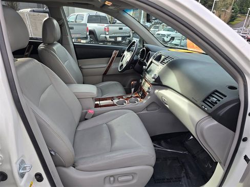 Used 2011 Toyota Highlander Limited image 11