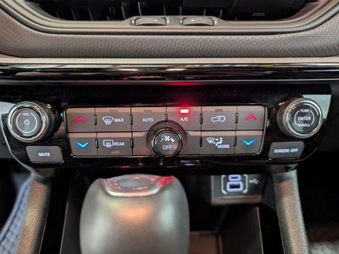 Used 2025 Jeep Compass Trailhawk AWD/4WD image 21