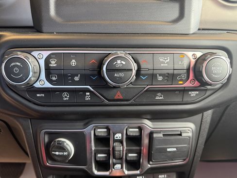 Used 2020 Jeep Gladiator Sport w/ Quick Order Package 24S image 21