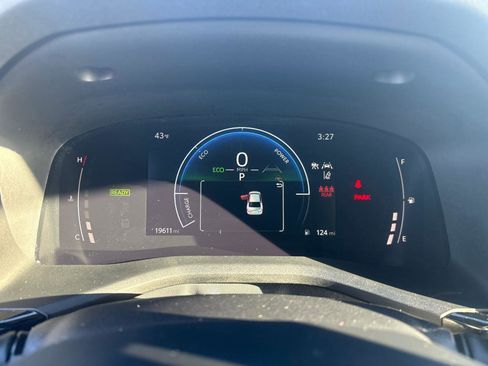 Certified 2025 Toyota Camry LE image 22