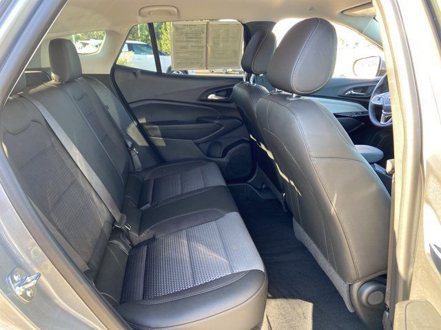 Used 2024 Chevrolet Trax LT w/ Driver Confidence Package FWD image 17