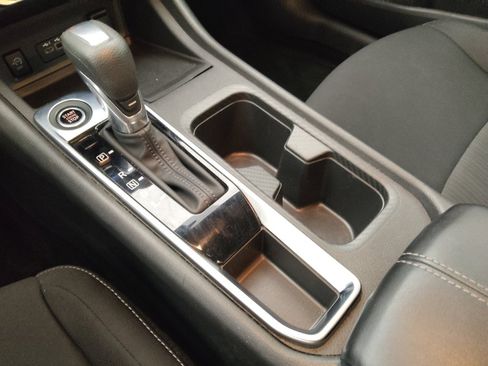 Used 2024 Nissan Sentra SV FWD image 26