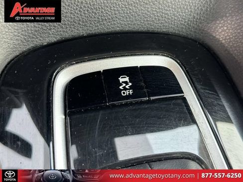 Used 2024 Toyota Corolla LE FWD image 33