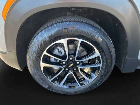 Used 2025 Chevrolet TrailBlazer LT FWD image 11