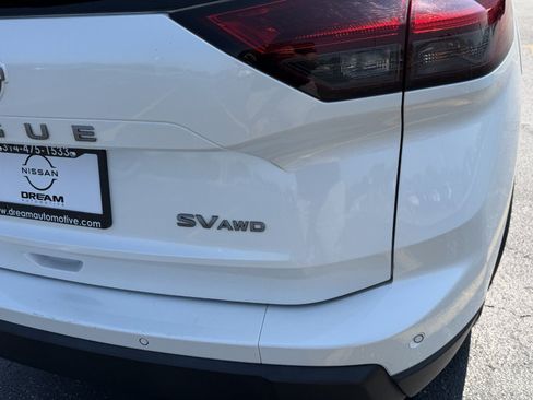Used 2024 Nissan Rogue SV AWD/4WD image 13