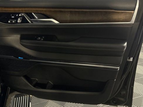 Used 2022 Jeep Grand Wagoneer Series I AWD/4WD image 34