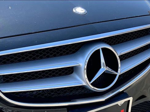 Used 2014 Mercedes-Benz E 350 4MATIC Sedan image 29