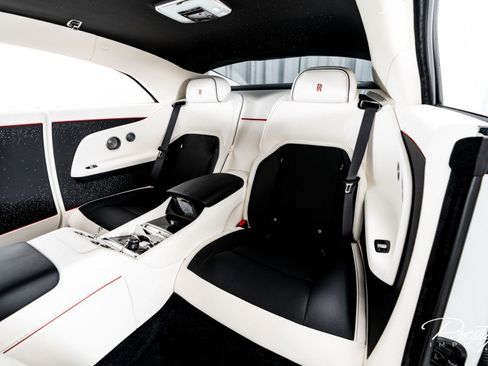 Used 2024 Rolls-Royce Spectre w/ Spectre Launch Package image 30