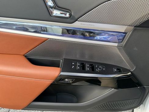 Certified 2026 BMW 750e xDrive w/ Executive Package image 23