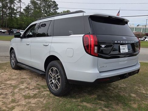 New 2026 Ford Expedition Active RWD image 11