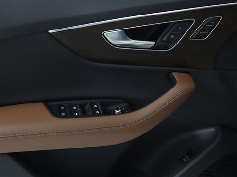 Certified 2025 Audi Q7 3.0T Premium Plus w/ Premium Plus Package image 11