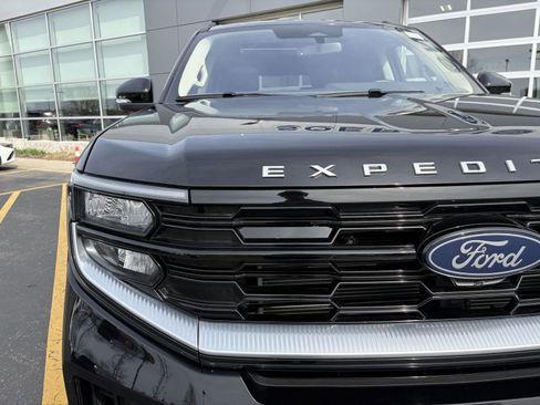 Used 2025 Ford Expedition Max Platinum image 26