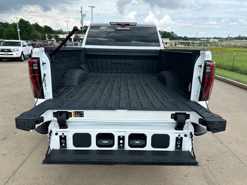 Used 2024 GMC Sierra 2500 AT4 w/ Technology Package AWD/4WD image 23
