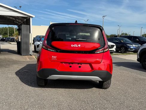 Used 2024 Kia Soul LX w/ Option Group 015 FWD image 6