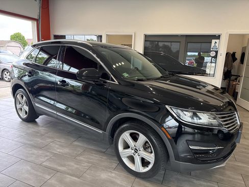 Used 2017 Lincoln MKC Premiere FWD image 3