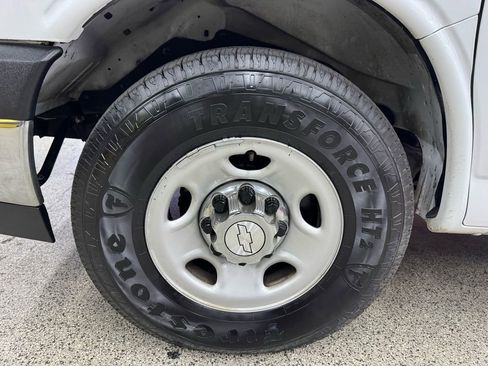 Used 2017 Chevrolet Express 3500 LT w/ LT Preferred Equipment Group image 24