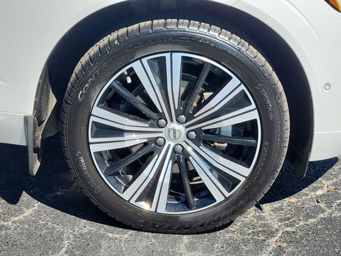 Used 2023 Volvo XC60 B5 Plus w/ Protection Package Premier image 8